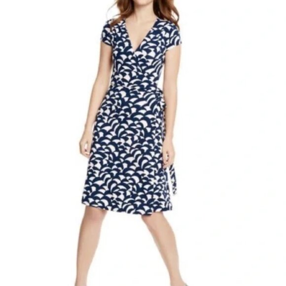 Boden Evangeline Jersey Wrap Dress Blue Pattern 2 - Picture 10 of 11